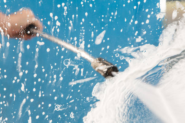Best Gutter Cleaning  in Muscatine, IA