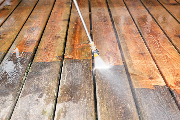 Best Pool Deck Cleaning  in Muscatine, IA